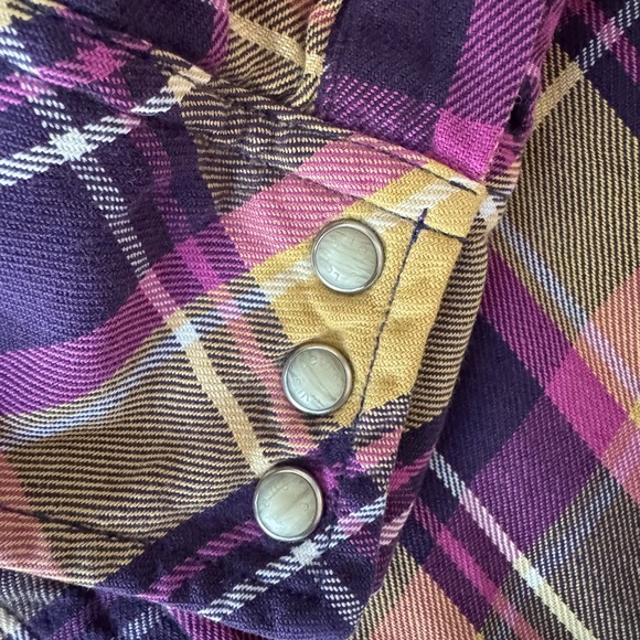 Levi's Women's Plaid Button Down Shirt - Purple, Yellow, Brown size L - Picture 4 of 10